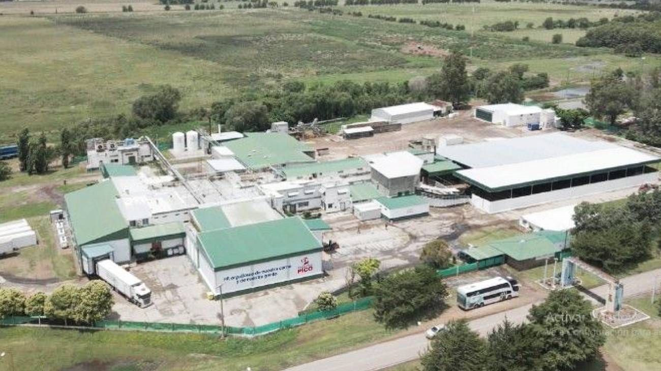 Un emblemático frigorífico pampeano suspendió a 450 empleados y hay incertidumbre sobre su futuro