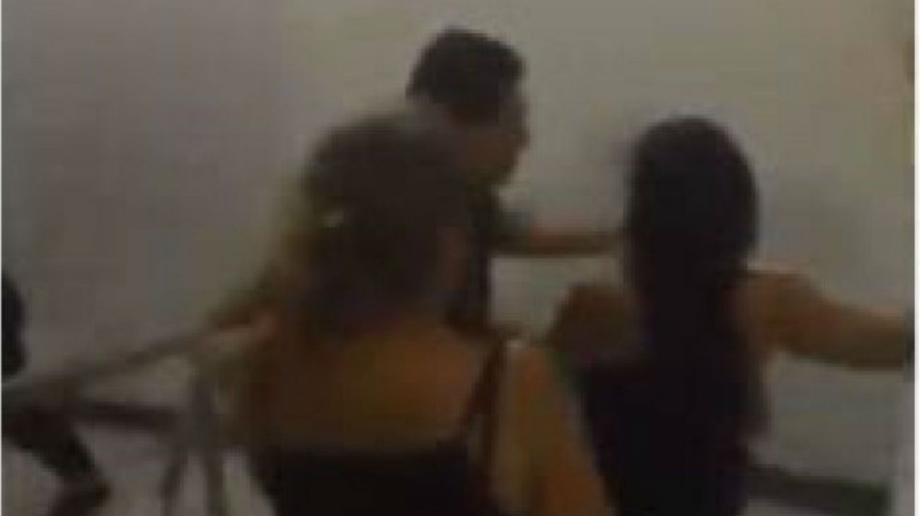 Una joven fue sacada a cinturonazos de un boliche por sus padres