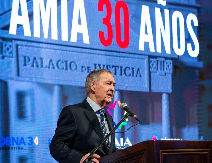 Schiaretti le pone ritmo a su aventura nacional y surgen guiños con Carrió