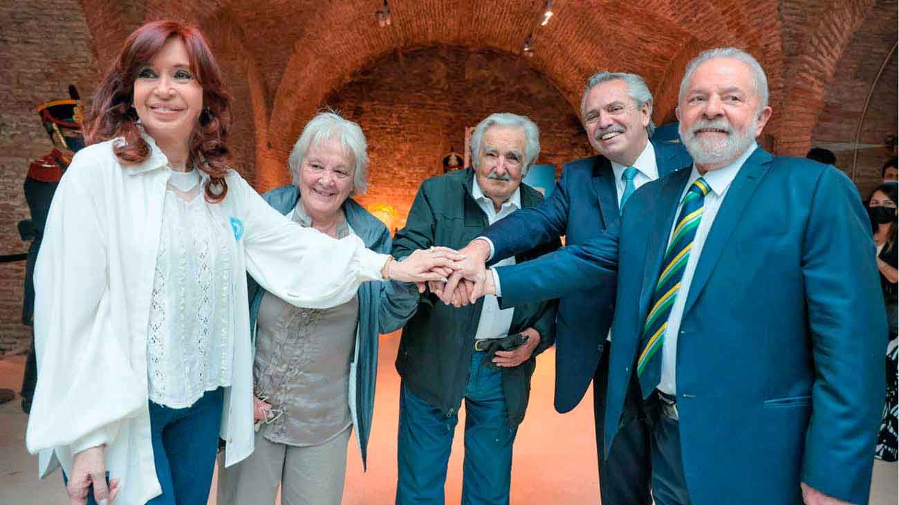 Movilización y apoyo post condena para Cristina K