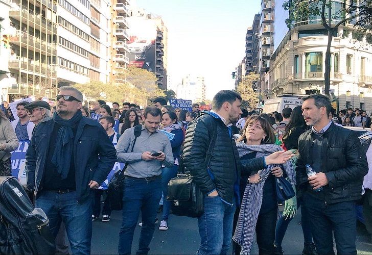 Mestrismo marchó por el conflicto universitario