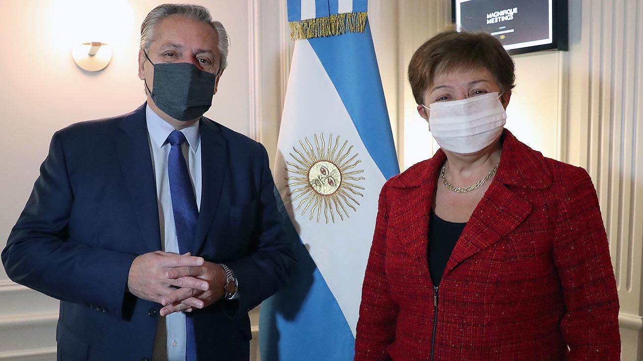 Comienza una semana clave para Guzmán que busca definir con el FMI y el Club de París