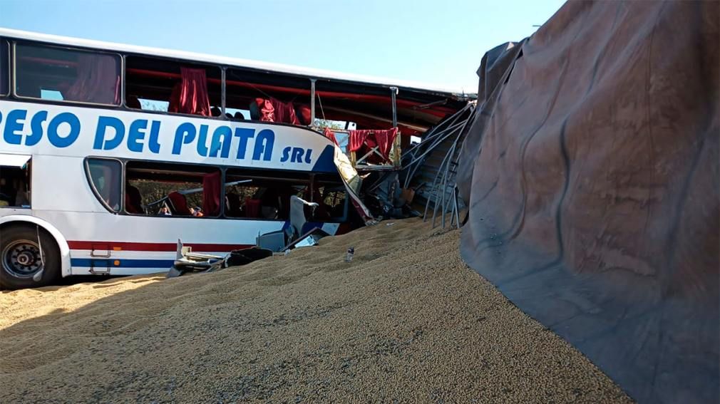 Choque frontal en Santiago del Estero: hay 6 muertos y varios heridos