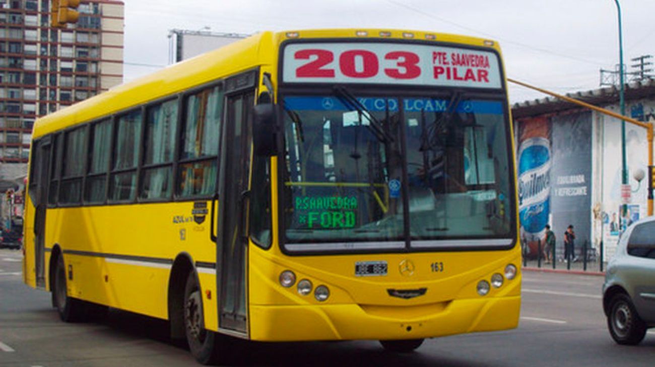 Piñas en el colectivo: un chofer agredió a un pasajero por decirle que "le pagaban para manejar"