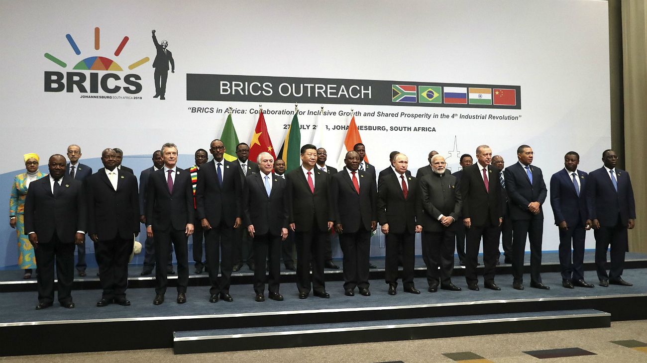 Banco de BRICS planea su primera emisión de bonos en dólares
