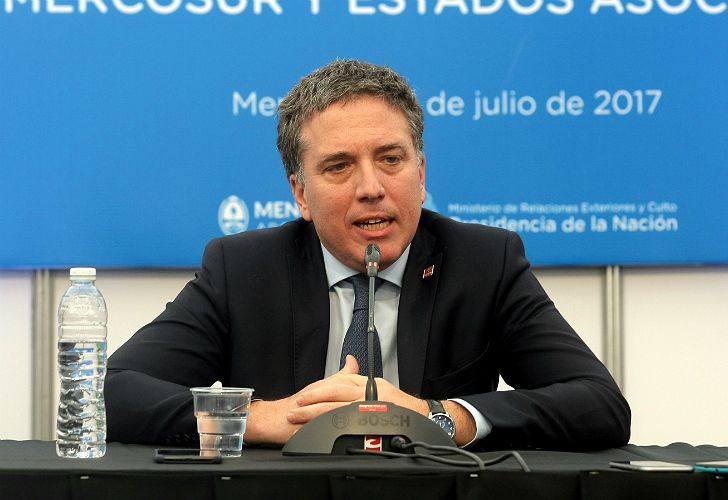 Dujovne: "Las paritarias de 2018 deberían cerrar en el 16,6%"