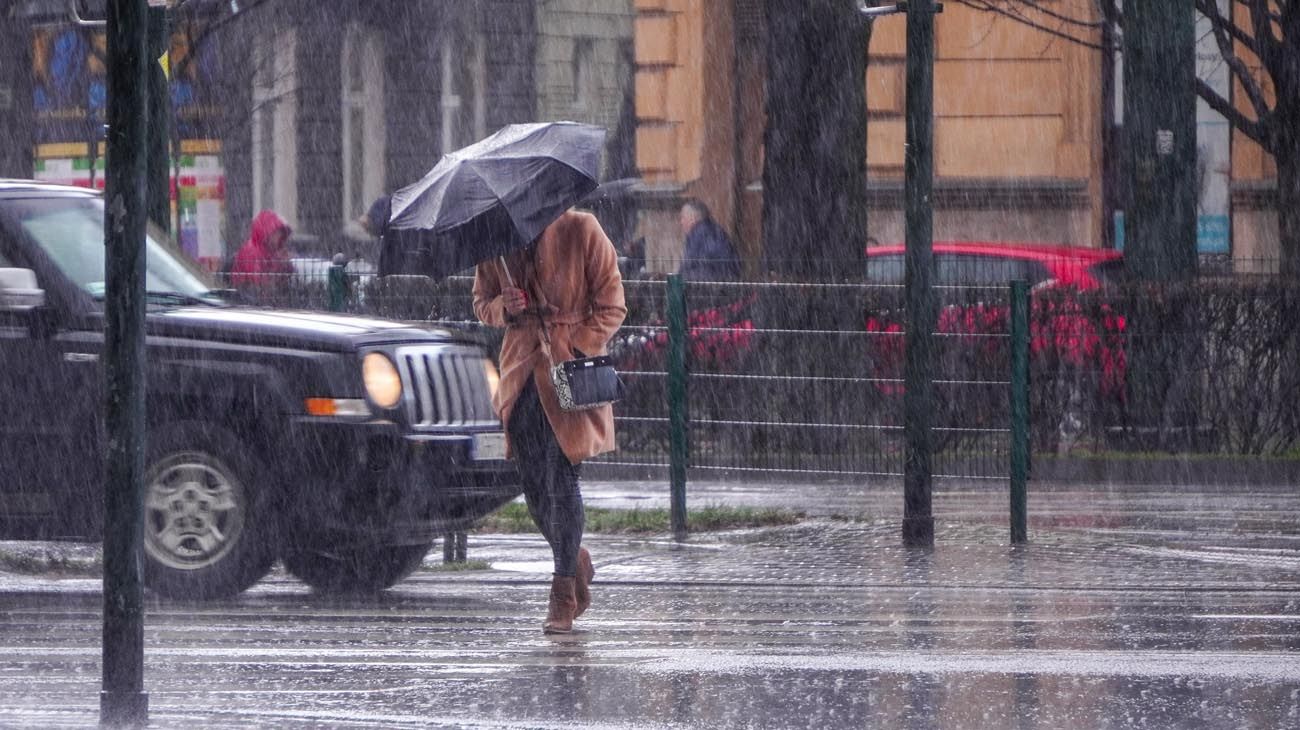 Rige una alerta naranja para 16 provincias y genera preocupación tras el último temporal