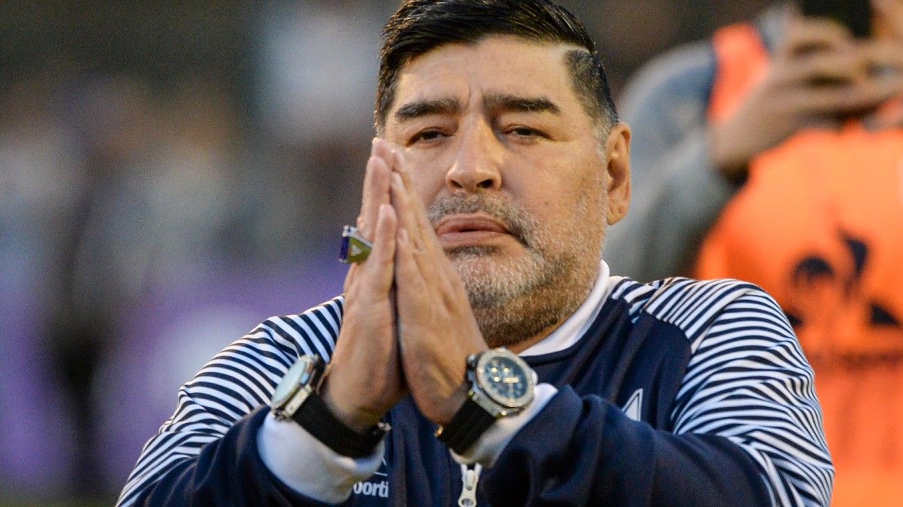 Reunión clave para determinar el futuro de Maradona