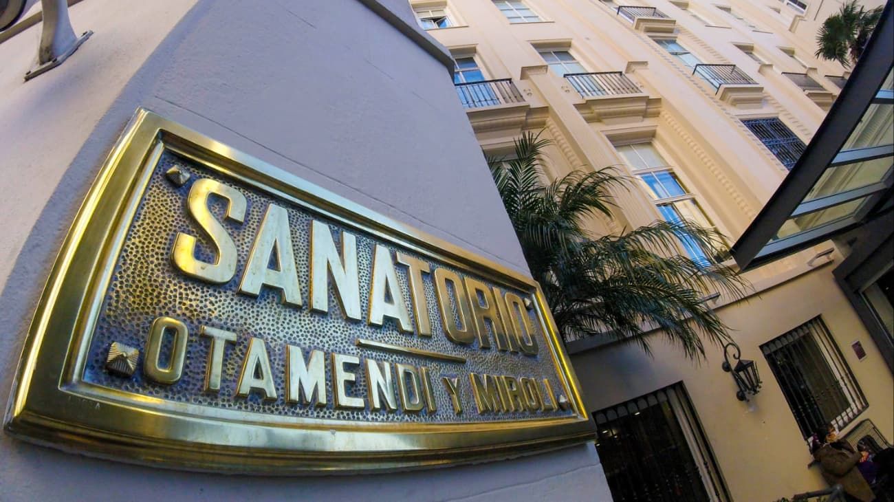 Qué causa la hernia de disco y en qué consiste el bloqueo radicular que le harán a Alberto Fernández