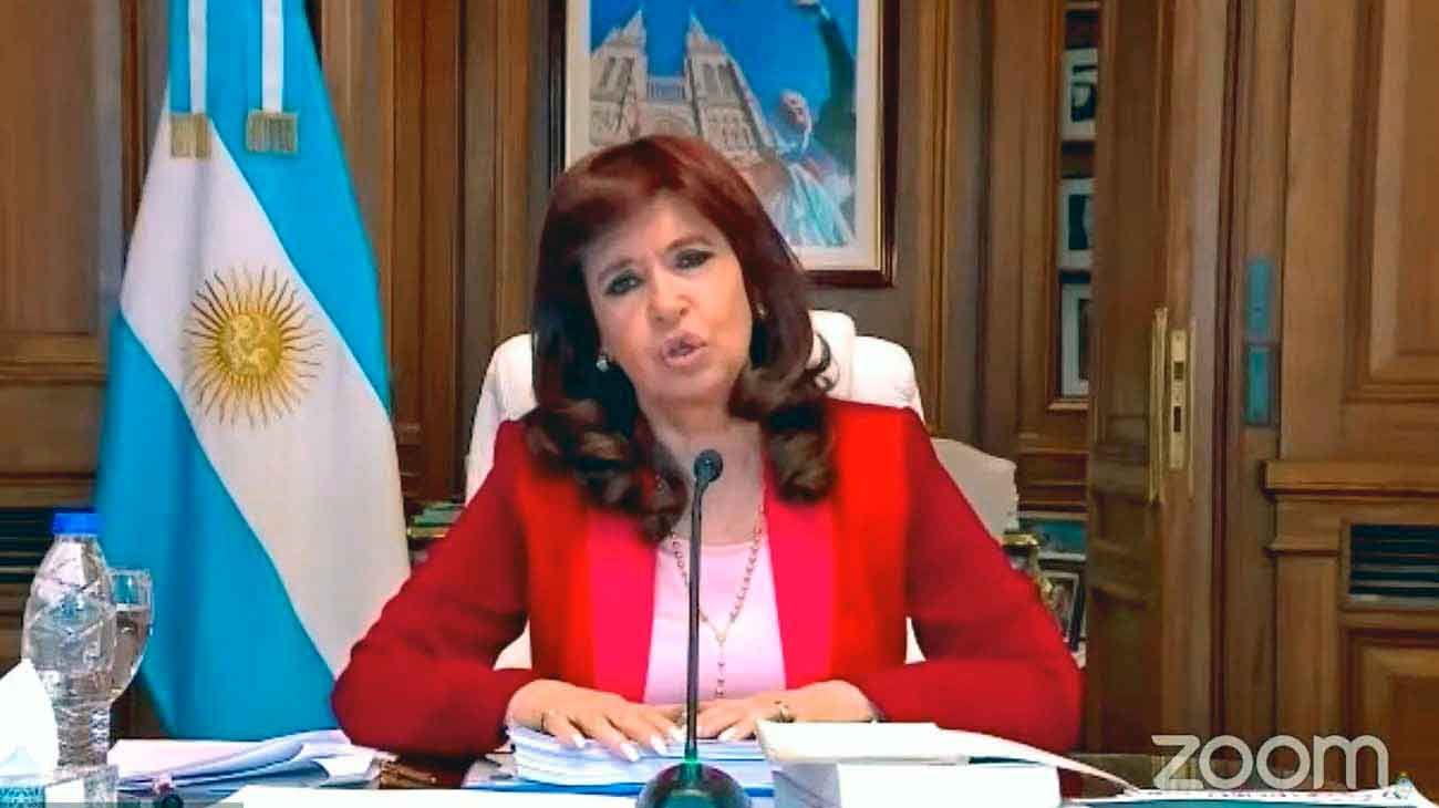 Cristina Kirchner criticó el aumento a las prepagas que autorizó el Gobierno: "Inaceptable"