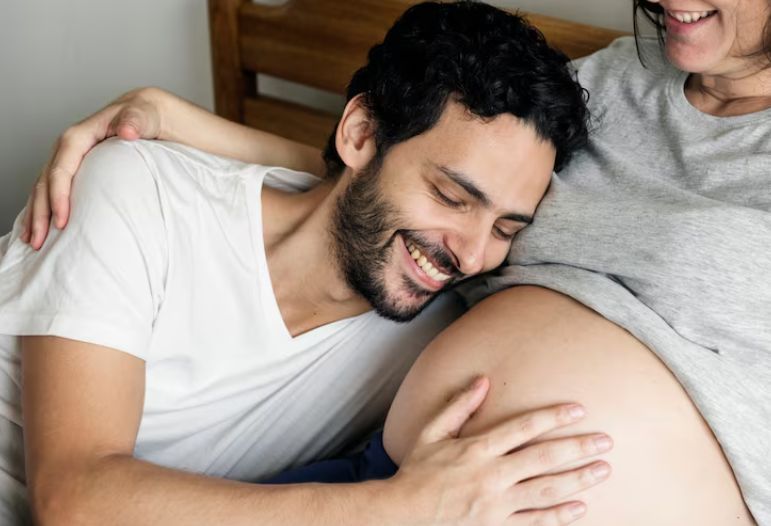Síndrome de Couvade: por qué algunos hombres sienten síntomas de embarazo sin estar gestando