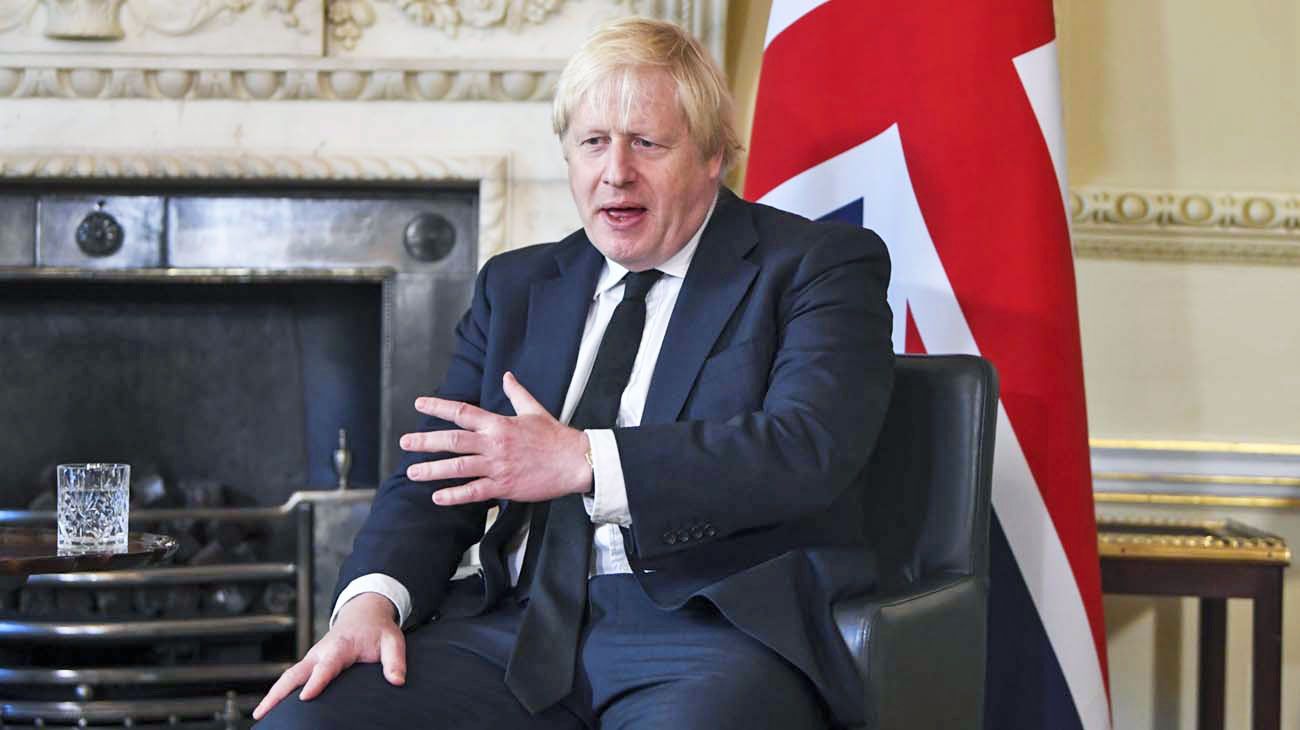 El premier Boris Johnson está otra vez bajo fuego
