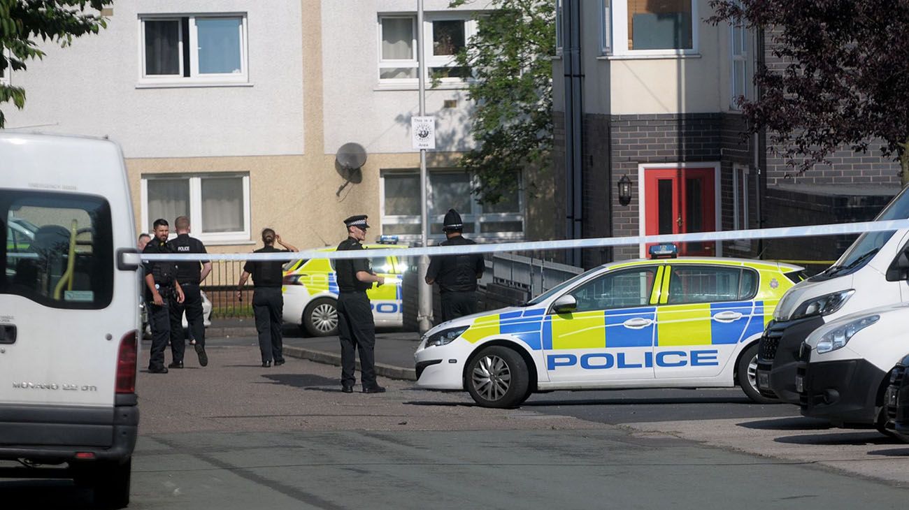 Un auto atropelló a varias personas en Manchester: al menos un muerto