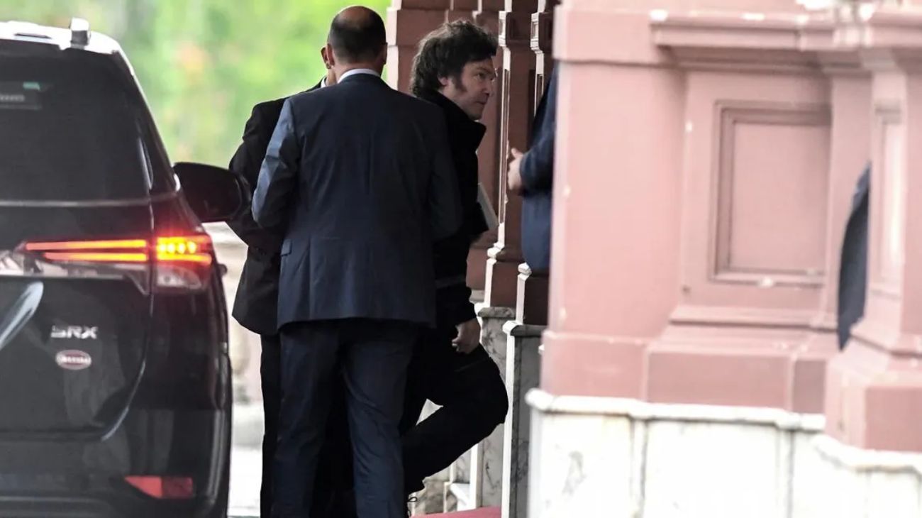 Javier Milei se reunió con la mesa política en Casa Rosada tras la derrota electoral