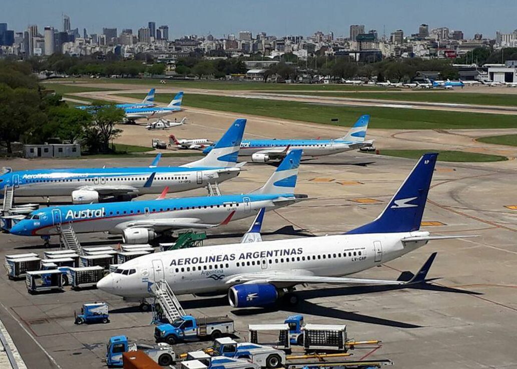 Con menos vuelos, empeora panorama para combustible de aeronaves