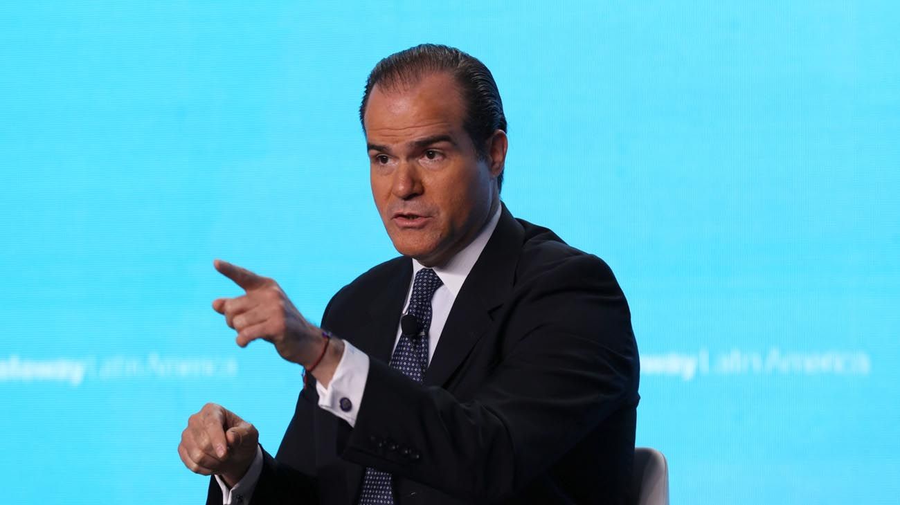 Destituyeron al presidente del BID por su presunta relación íntima con una funcionaria