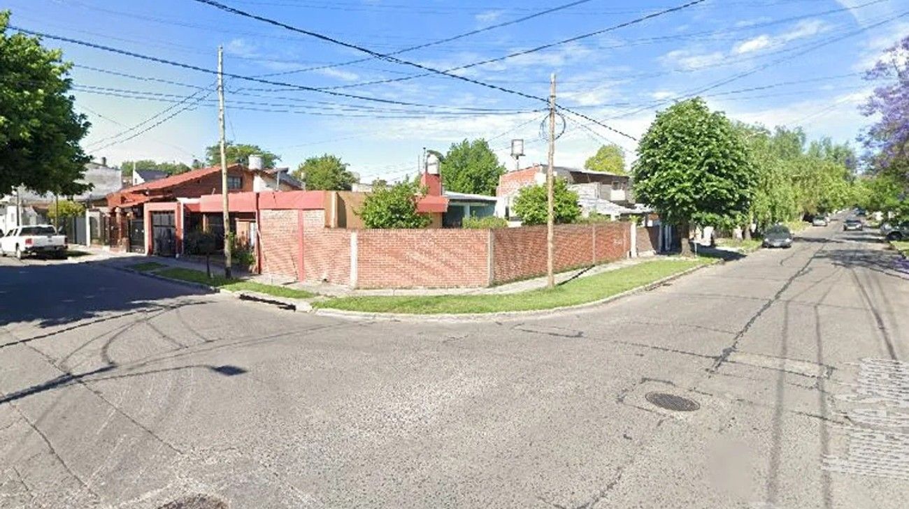 Castelar: asesinaron a una mujer de un disparo frente a su hija para robarle el auto