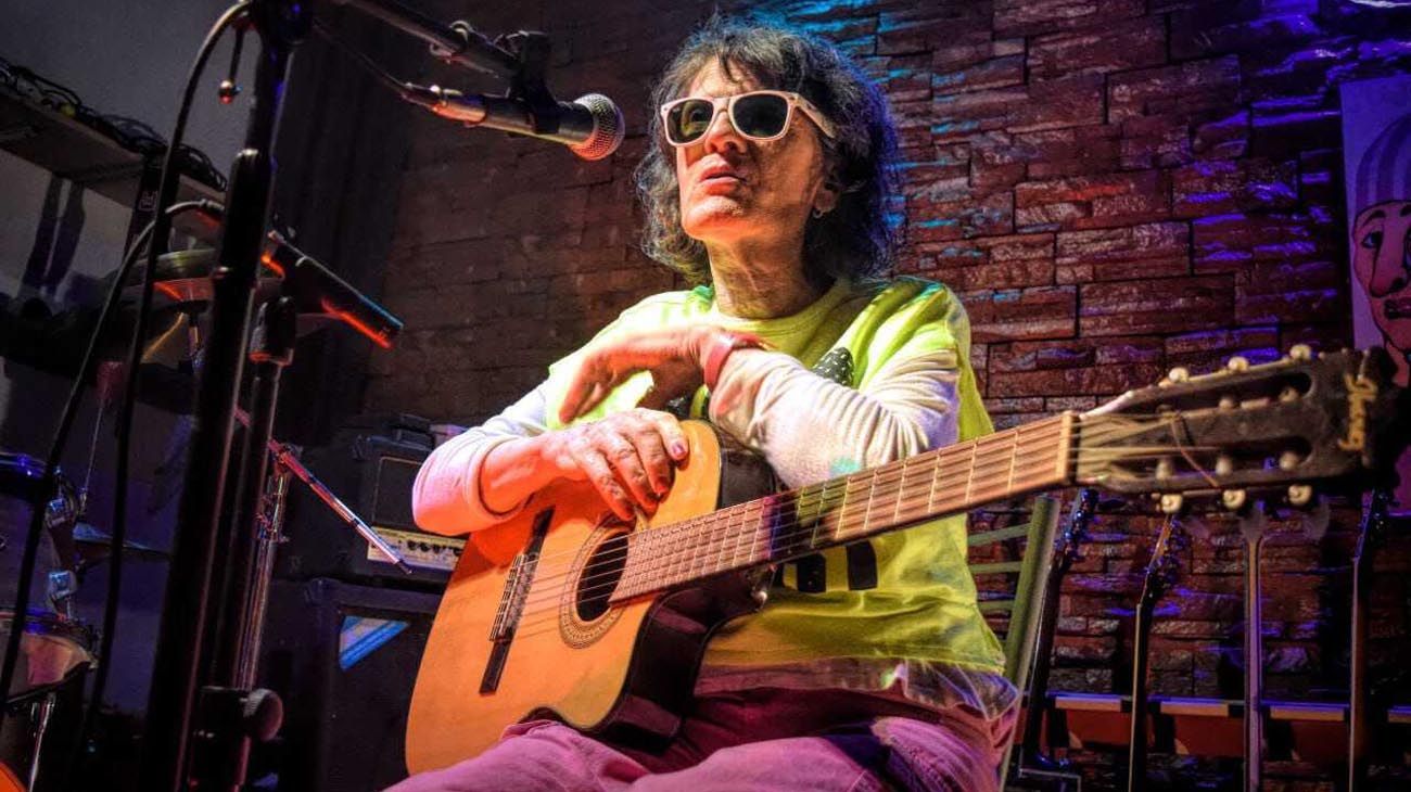 Luz Galathea: la artista trans que trajo de vuelta a Spinetta y conquistó a sus fans