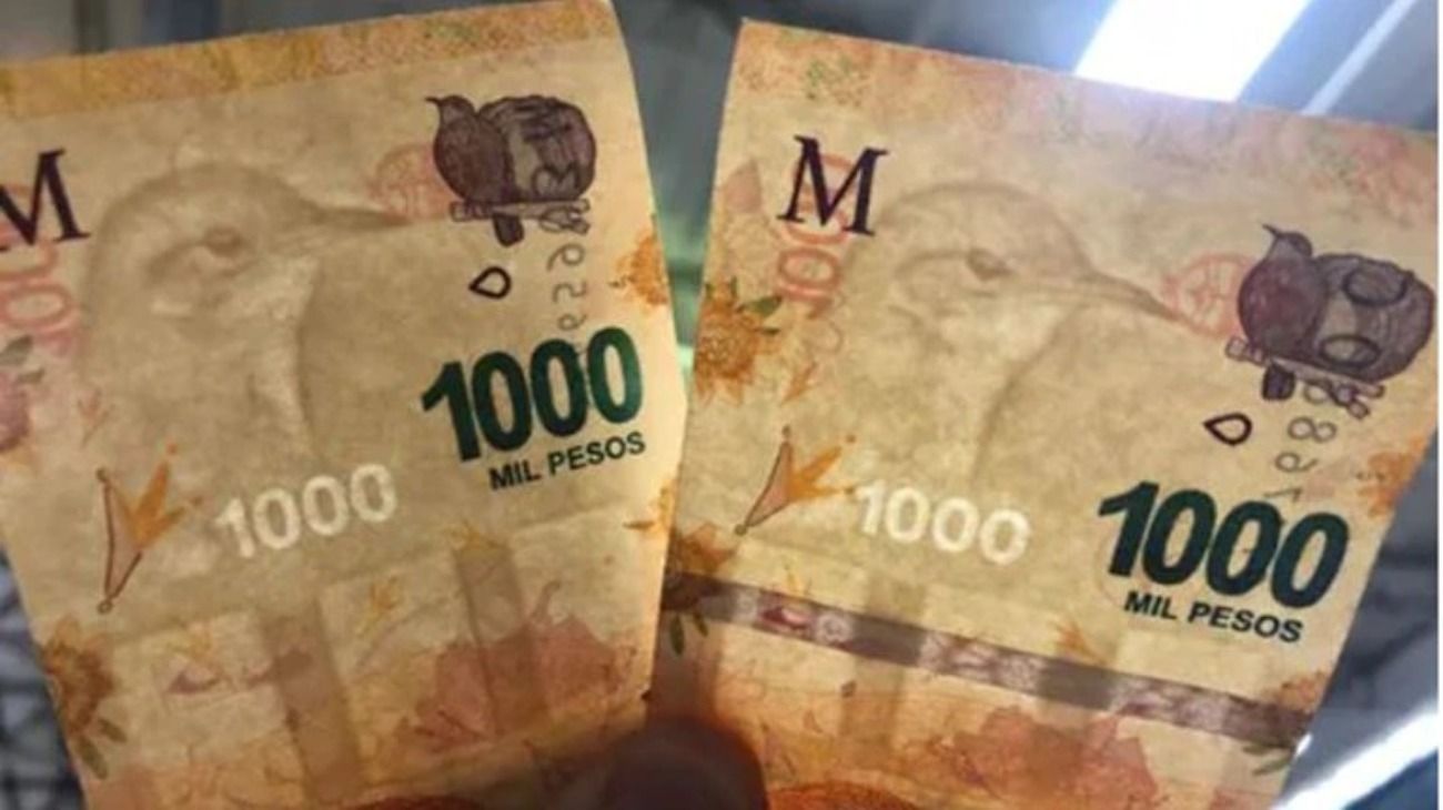 Un billete de $1.000 con un curioso error se vende por $20.000