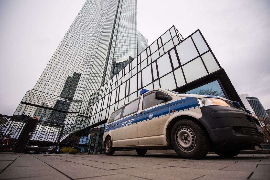 Deutsche Bank anuncia marcha de banquera personal de Trump