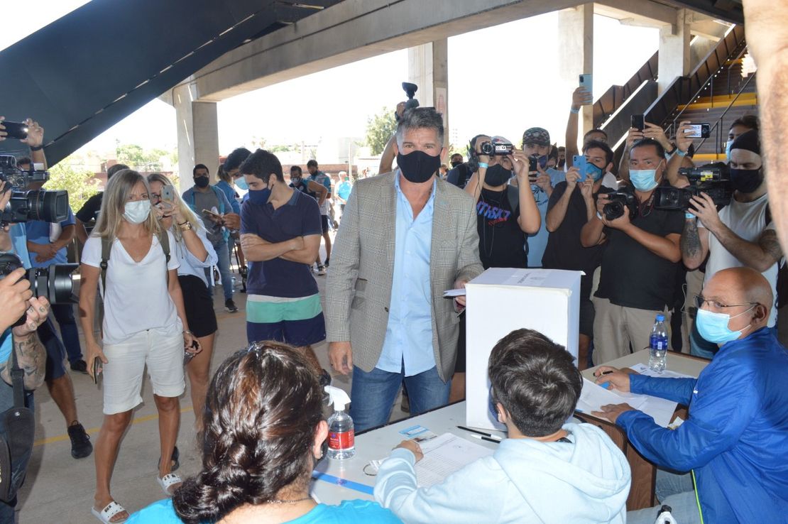 Ahora como presidente, "el Luifa" Artime vuelve a jugar en Belgrano