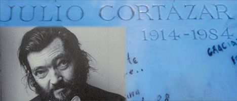 La tumba de Cortázar es una gran atracción turística