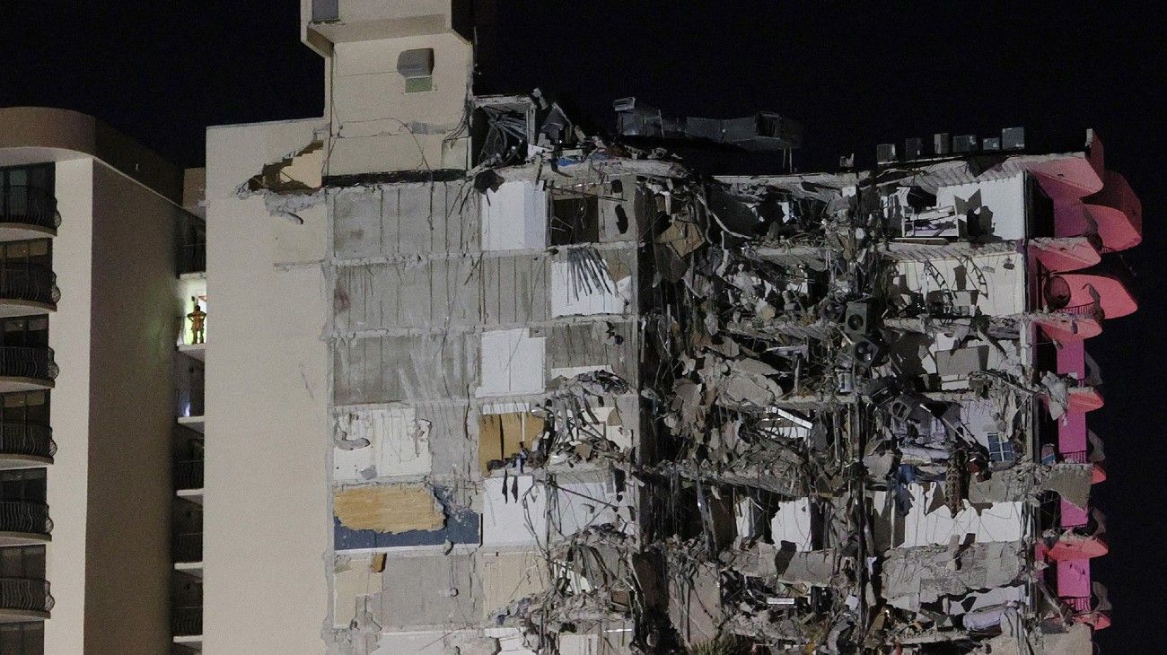 Se derrumbó un edificio en Miami: cientos de rescatistas buscan a los sobrevivientes