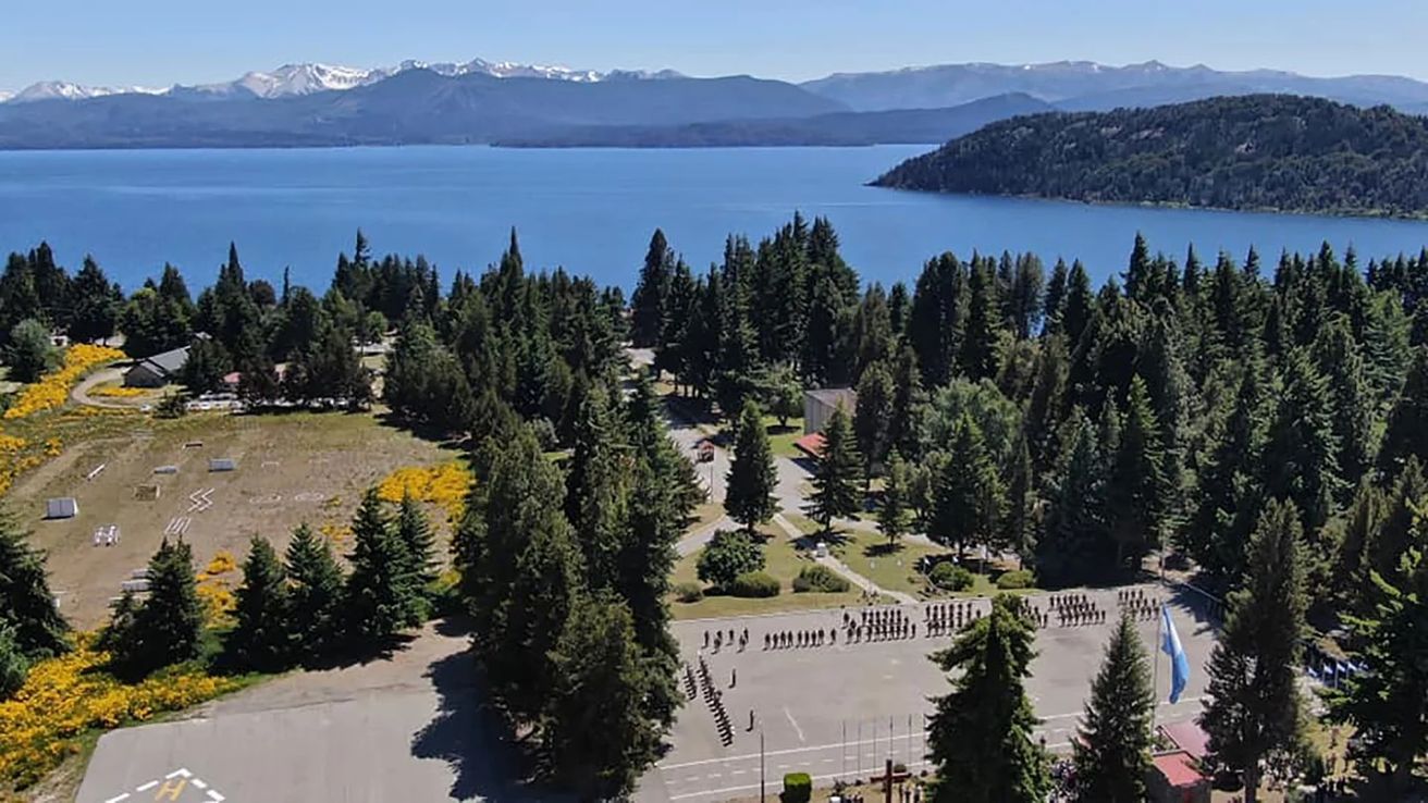 Bariloche: la Justicia congeló la transferencia de tierras del Ejército a Mapuches