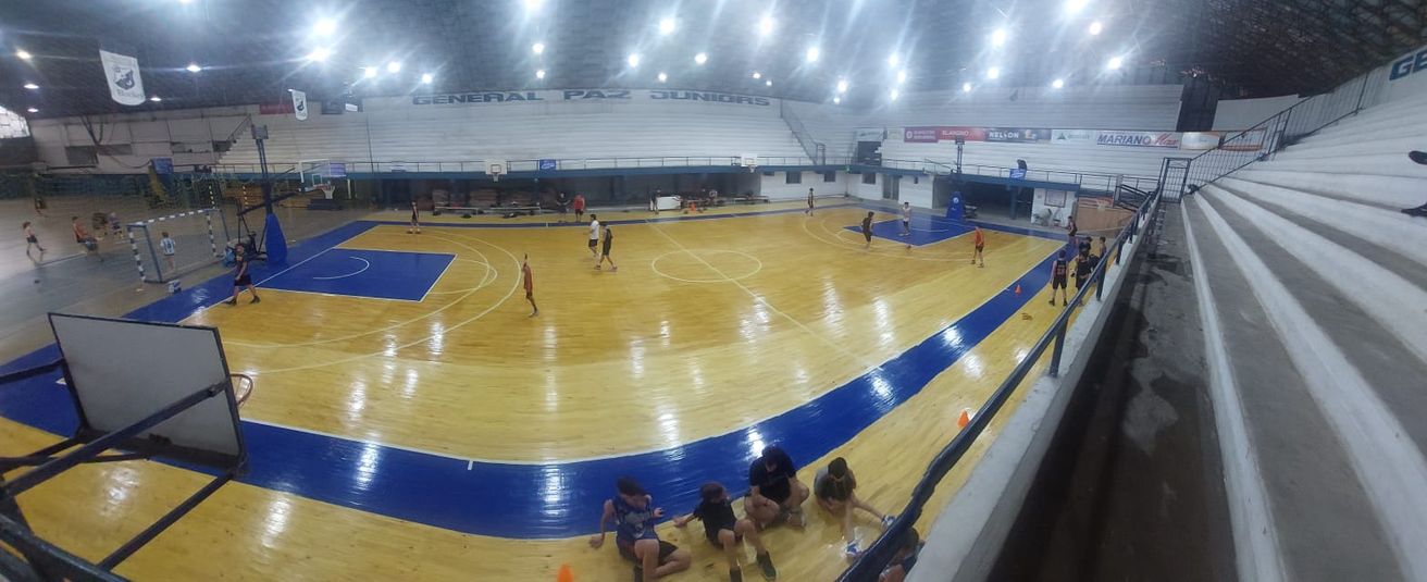 General Paz Juniors reinauguró el estadio de básquet