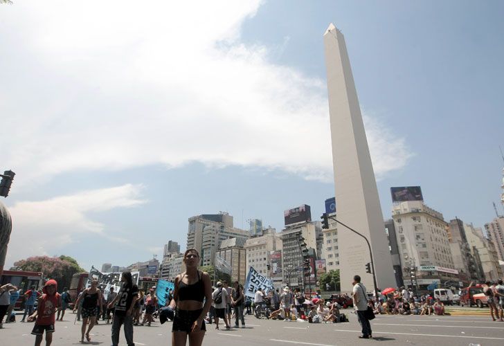 El Gobierno busca desactivar el reclamo y recibe a organizaciones sociales