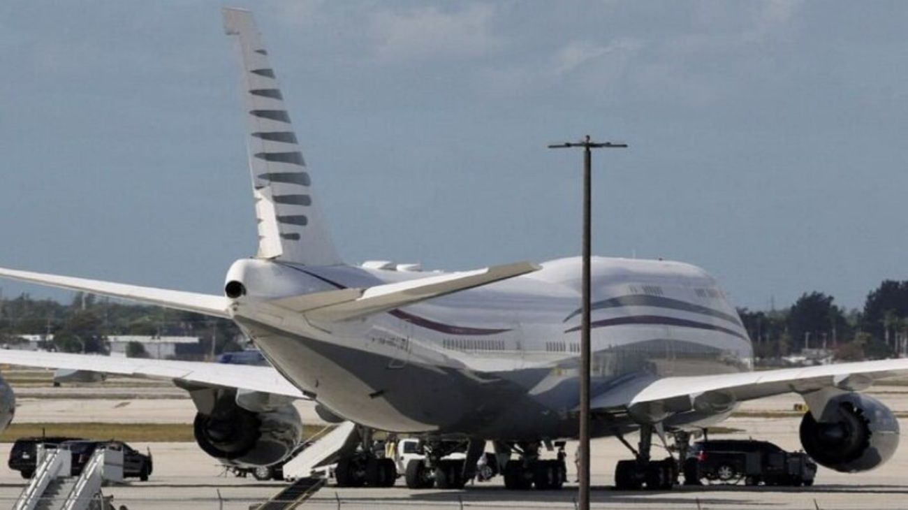 Cómo es por dentro el lujoso avión de US$400 millones que Qatar le obsequió a Donald Trump