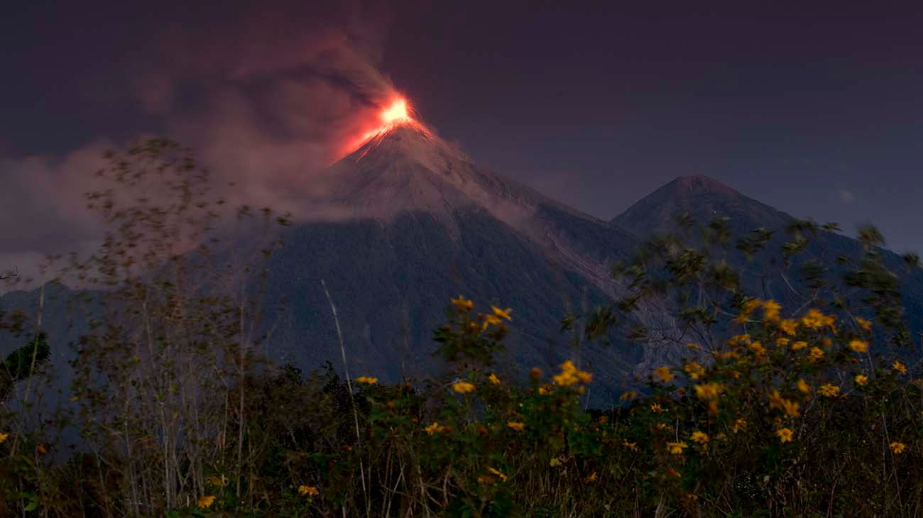 Guatemala: evacuaron a cuatro mil personas por la erupción del Volcán de Fuego