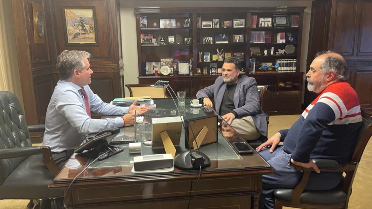 Marcelo D'Alessandro recibió a Daniel Menéndez y Barrios de Pie define este jueves si marcha a La Rural