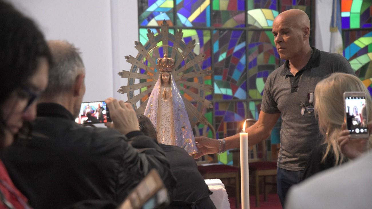 Regresó a la Argentina la imagen de la Virgen de Luján que acompañó a los soldados en Malvinas