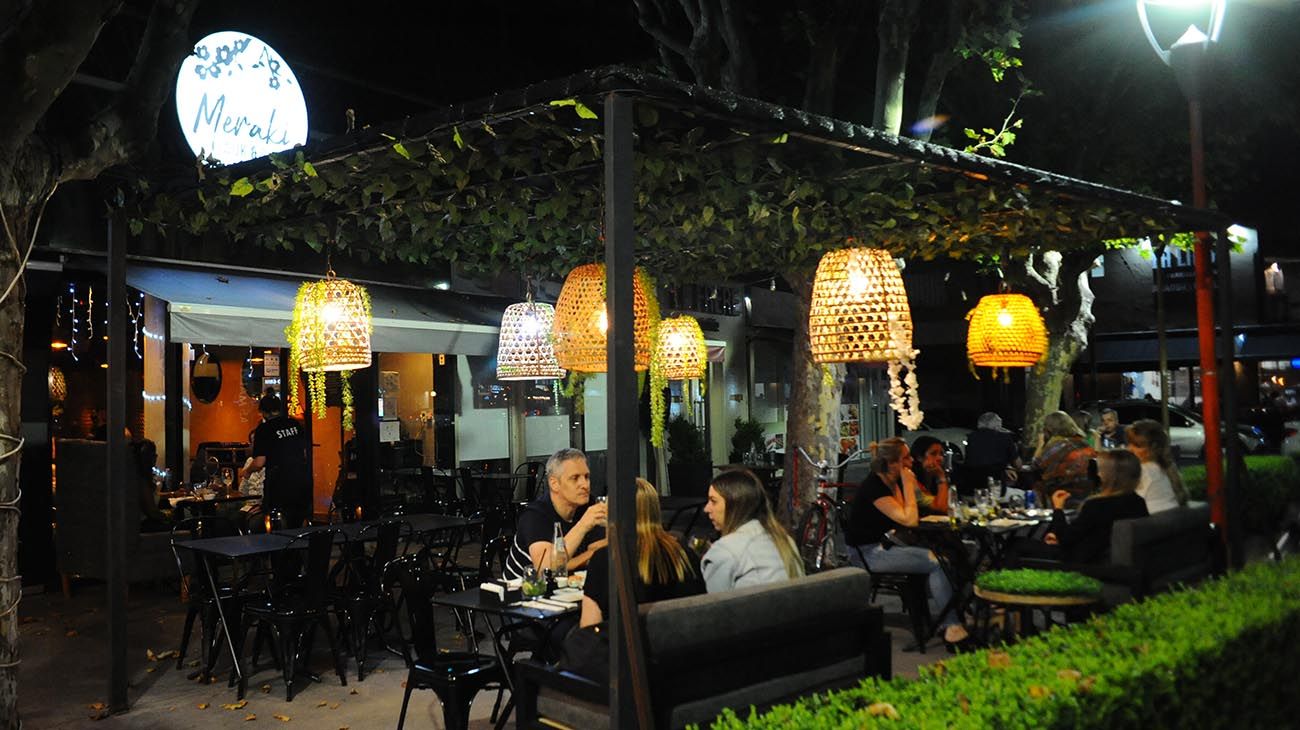 Cacerolazo de gastronómicos de todo el país contra el cierre nocturno por Covid-19
