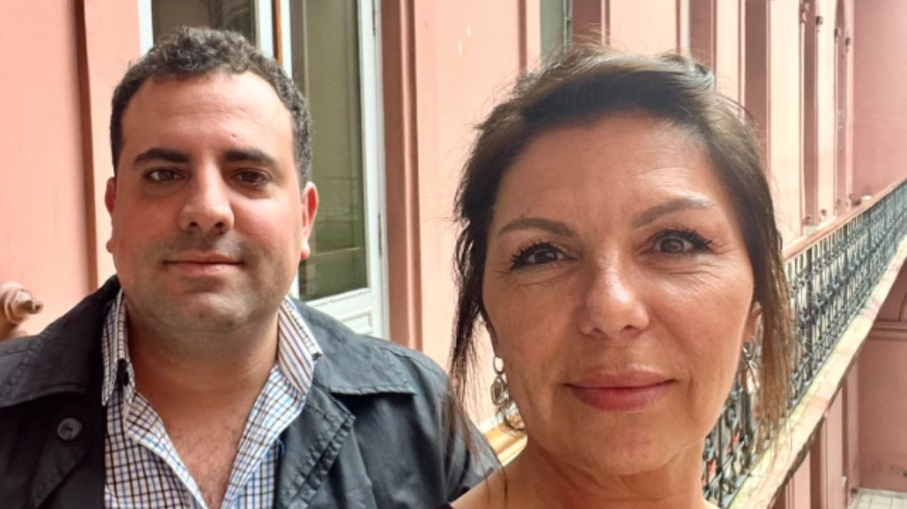 Brindis en Casa Rosada: un periodista denunció que Alberto Fernández "de manera abrupta" le bajó el micrófono
