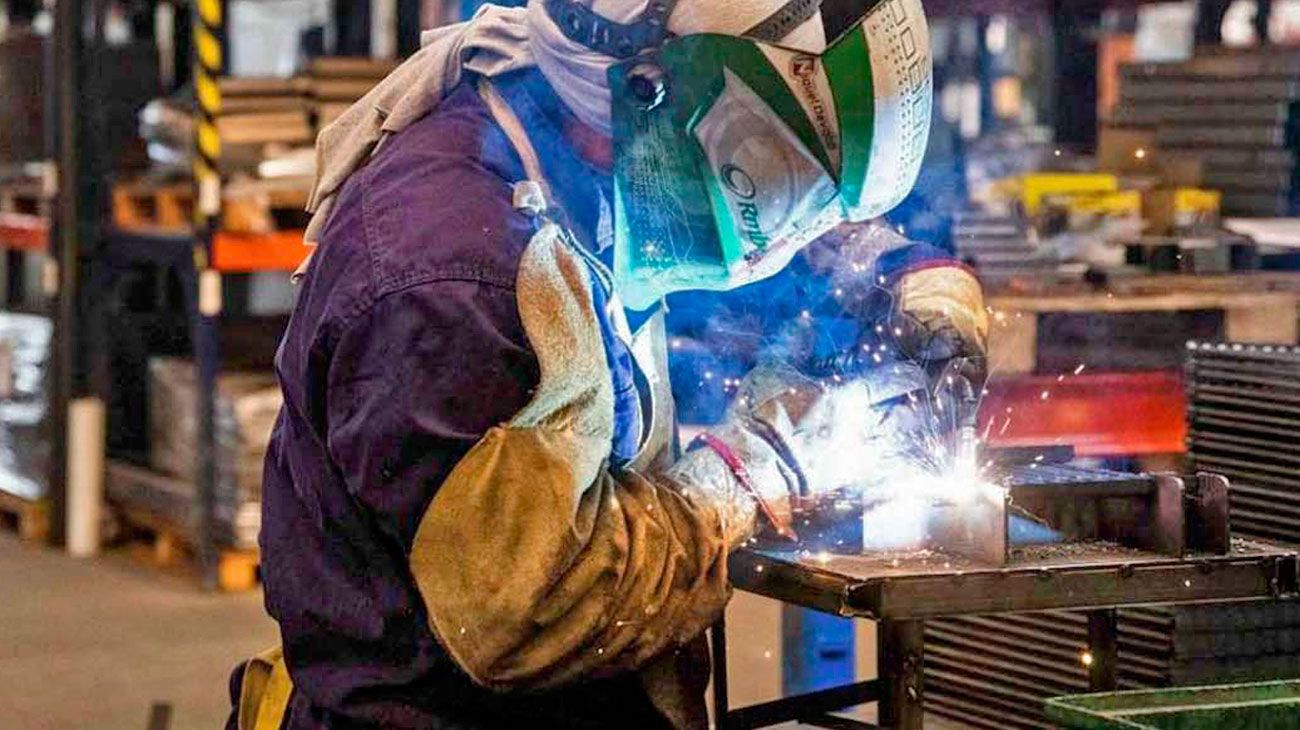 La caída del consumo aceleró la pérdida de empleo y la interna en la UIA se recalienta