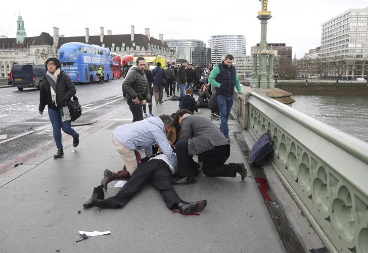 Cuatro muertos y 20 heridos en Londres tras ataque terrorista