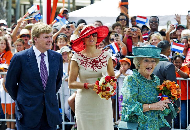 Abdica Beatriz y Guillermo y Máxima serán los reyes de Holanda
