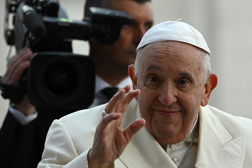 Nuevo parte médico del Papa Francisco: "Está bien, despierto y consciente"