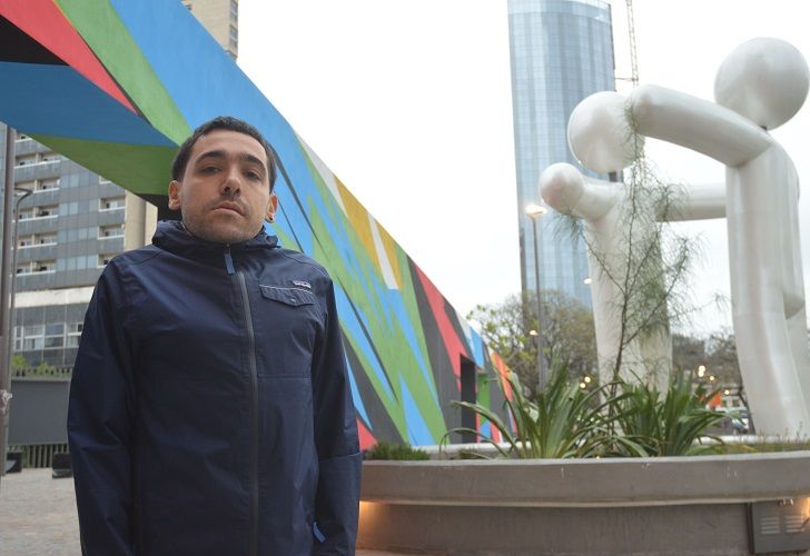 Elian Chali: el artista de lo político y lo efímero expone en Casa Naranja