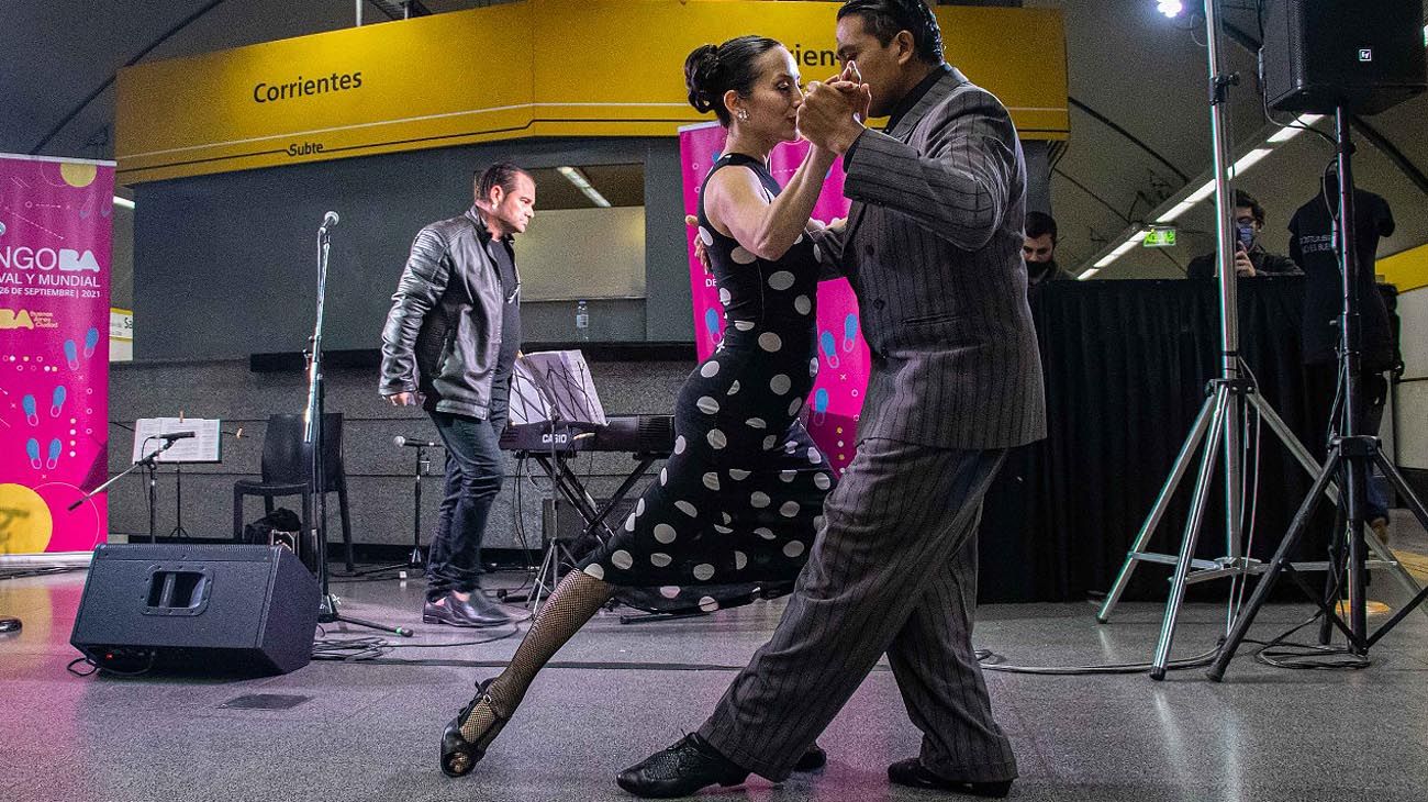 Festival de Tango: El subte porteño también vibró al ritmo del 2 x 4