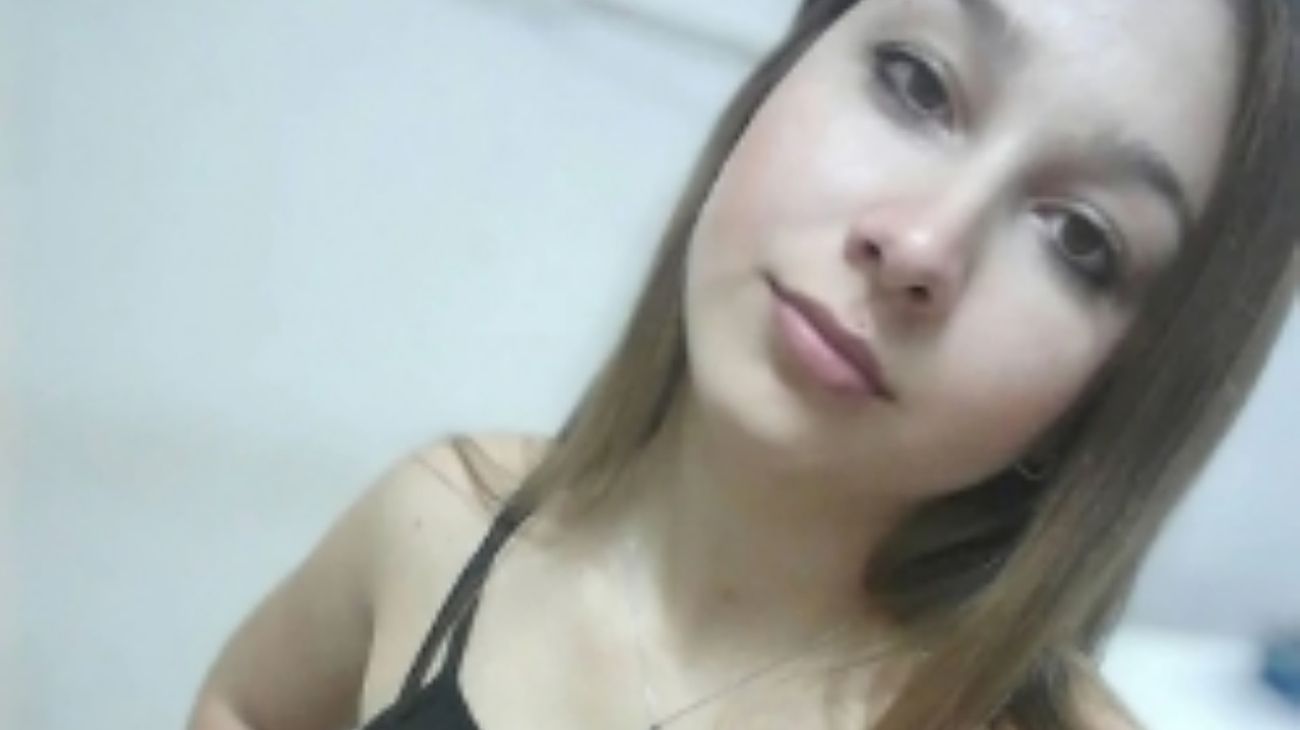 Nahir Galarza cumplió 24 años y "un enamorado" le mandó rosas a su celda
