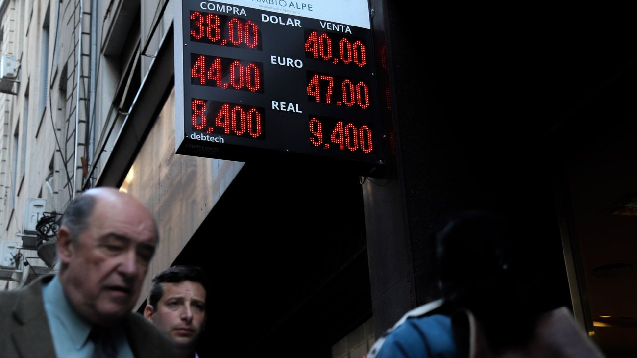 Tras la intervención del Banco Central, el dólar bajó pero cerró arriba de $40