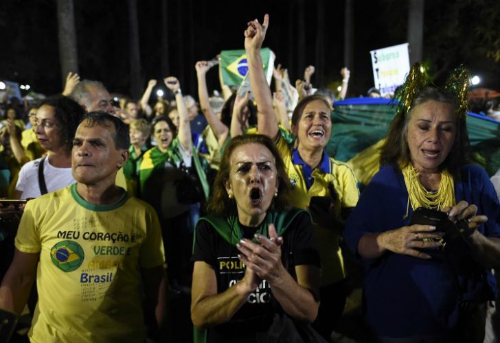 Miles de brasileños protestaron a favor y en contra del juicio a Lula