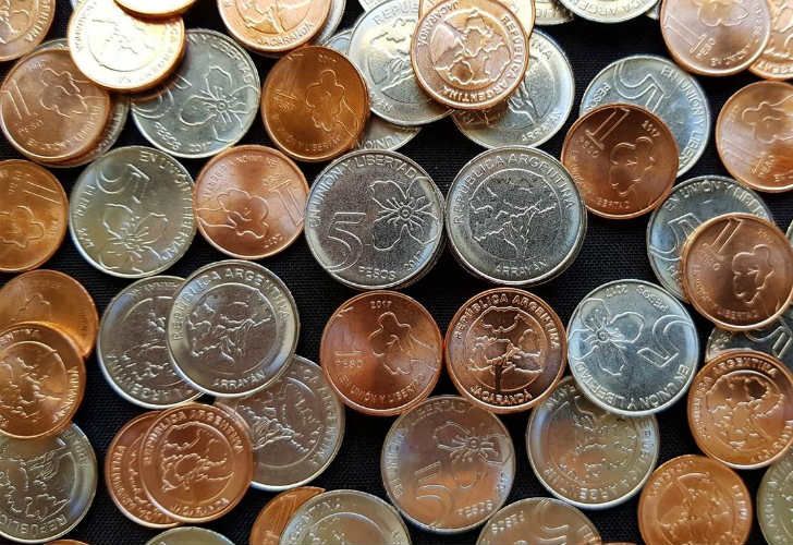Cómo serán las nuevas monedas de $1 y $5