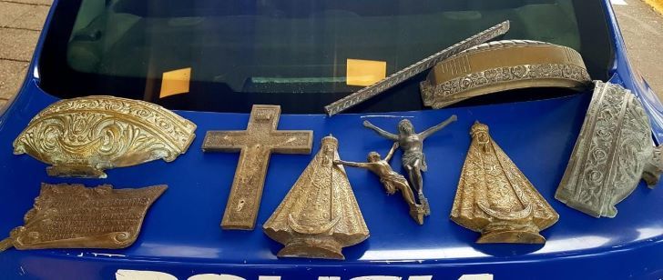 Insólito robo de placas y crucifijos de bronce en el cementerio San Jerónimo