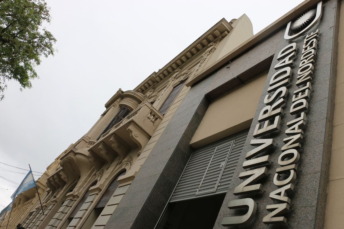 Revés para la UNNE: la Justicia rechazó su reclamo por una publicación que comparaba al Consejo Superior con Videla
