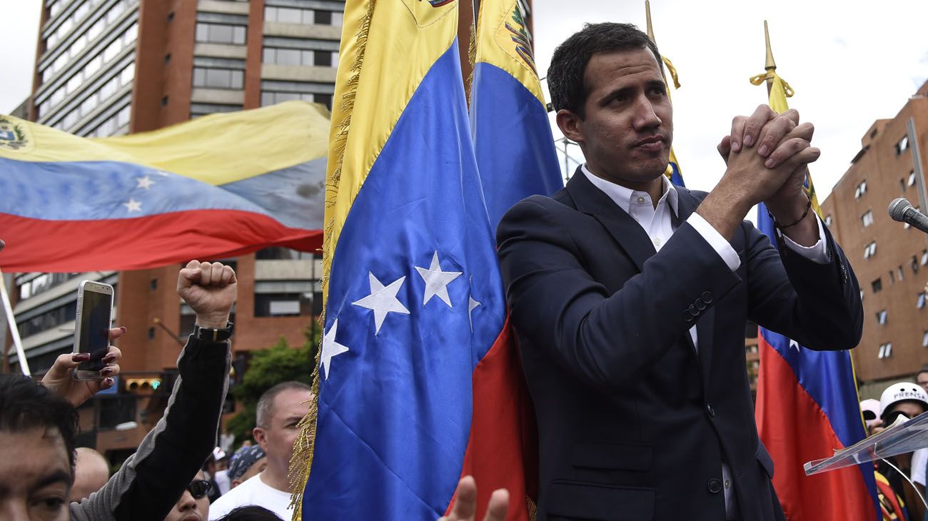 Tras la amenaza de Maduro, Guaidó pide a las embajadas permanecer en Venezuela