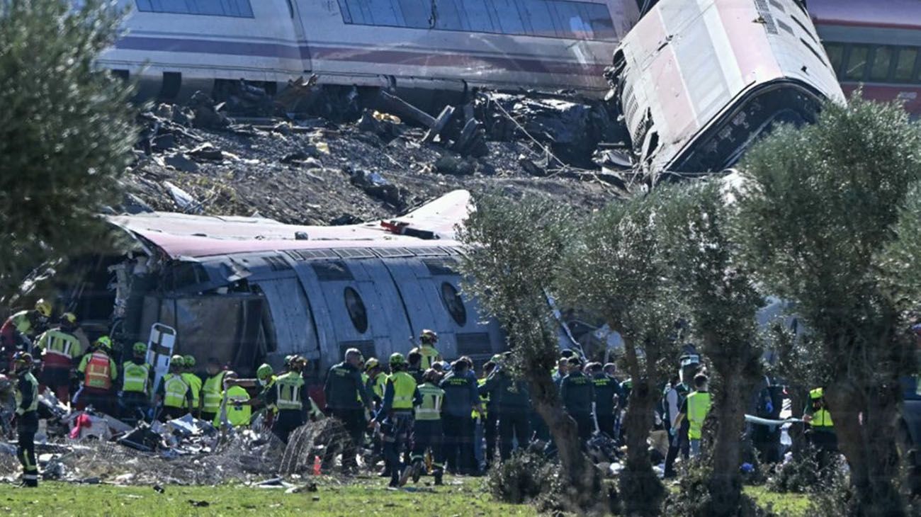 RDC: qué se sabe sobre la posible falla informática detrás del choque de trenes en España